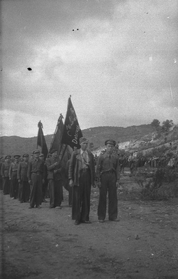 Défilé de volontaires du premier bataillon de la 13e Brigade Int